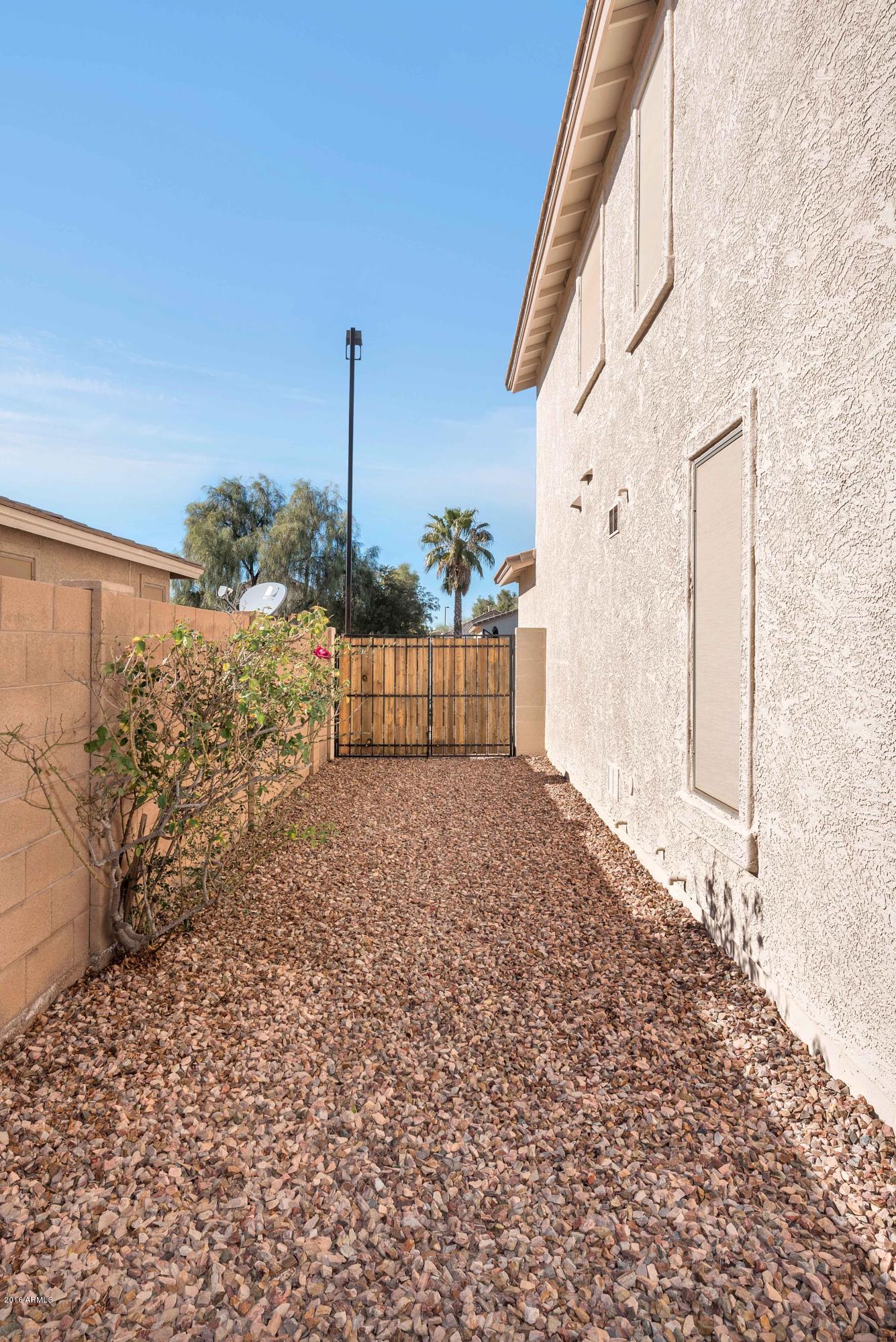2557 South Martingale Road Gilbert, AZ 85295 - Photo 30 of 35 Side Yard