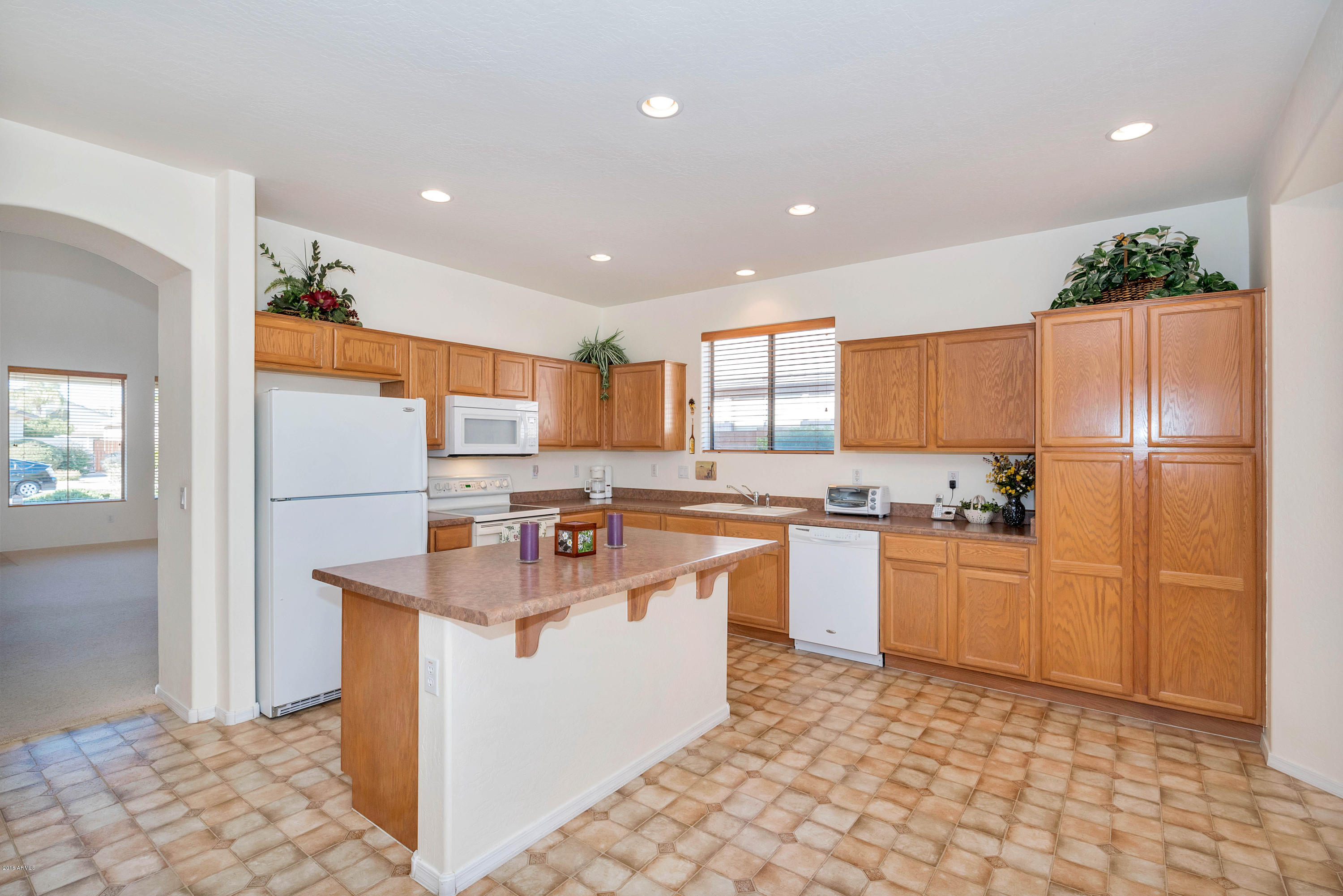2557 South Martingale Road Gilbert, AZ 85295 - Photo 7 of 35 Kitchen