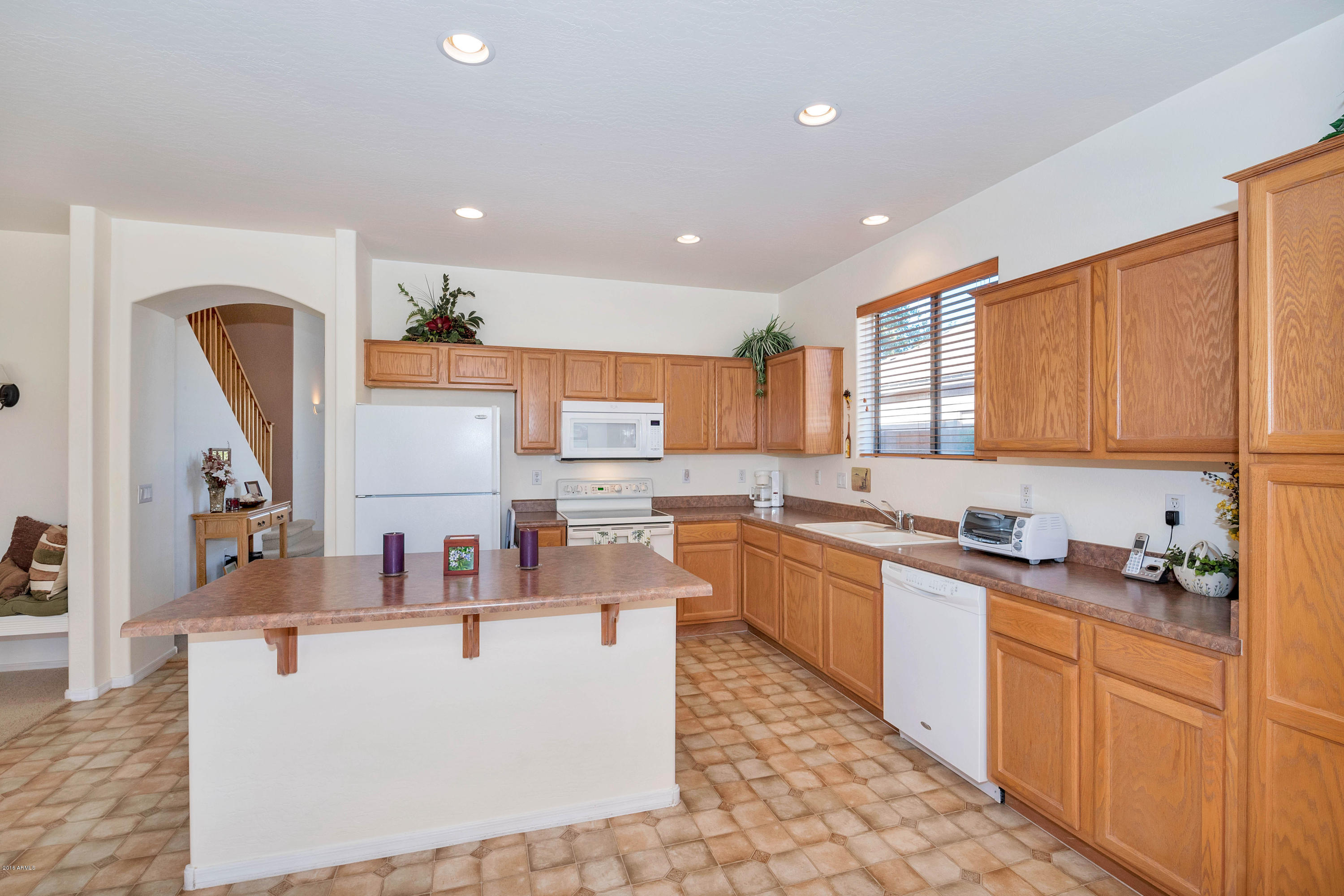 2557 South Martingale Road Gilbert, AZ 85295 - Photo 8 of 35 Kitchen