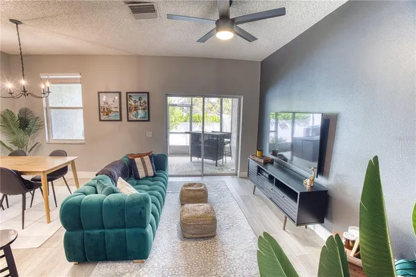 $2,895 | 671 Vallance Way Northeast, St. Petersburg, FL 33716