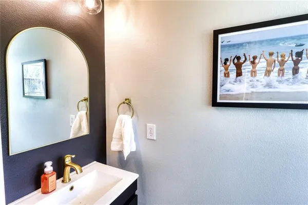 $2,895 | 671 Vallance Way Northeast, St. Petersburg, FL 33716