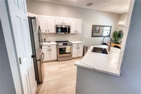 $2,895 | 671 Vallance Way Northeast, St. Petersburg, FL 33716