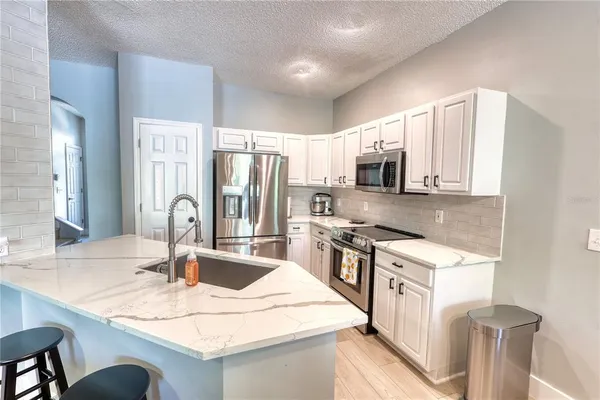 $2,895 | 671 Vallance Way Northeast, St. Petersburg, FL 33716