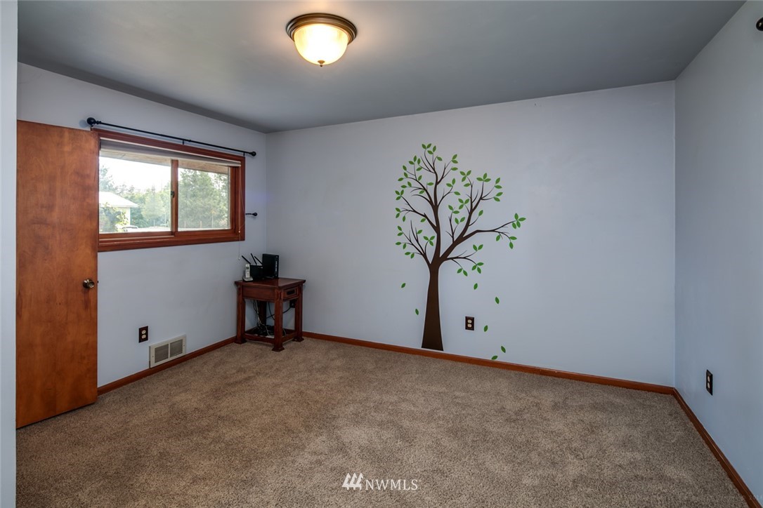 1208 Mission Road Everson, WA 98247 - Photo 12 of 25