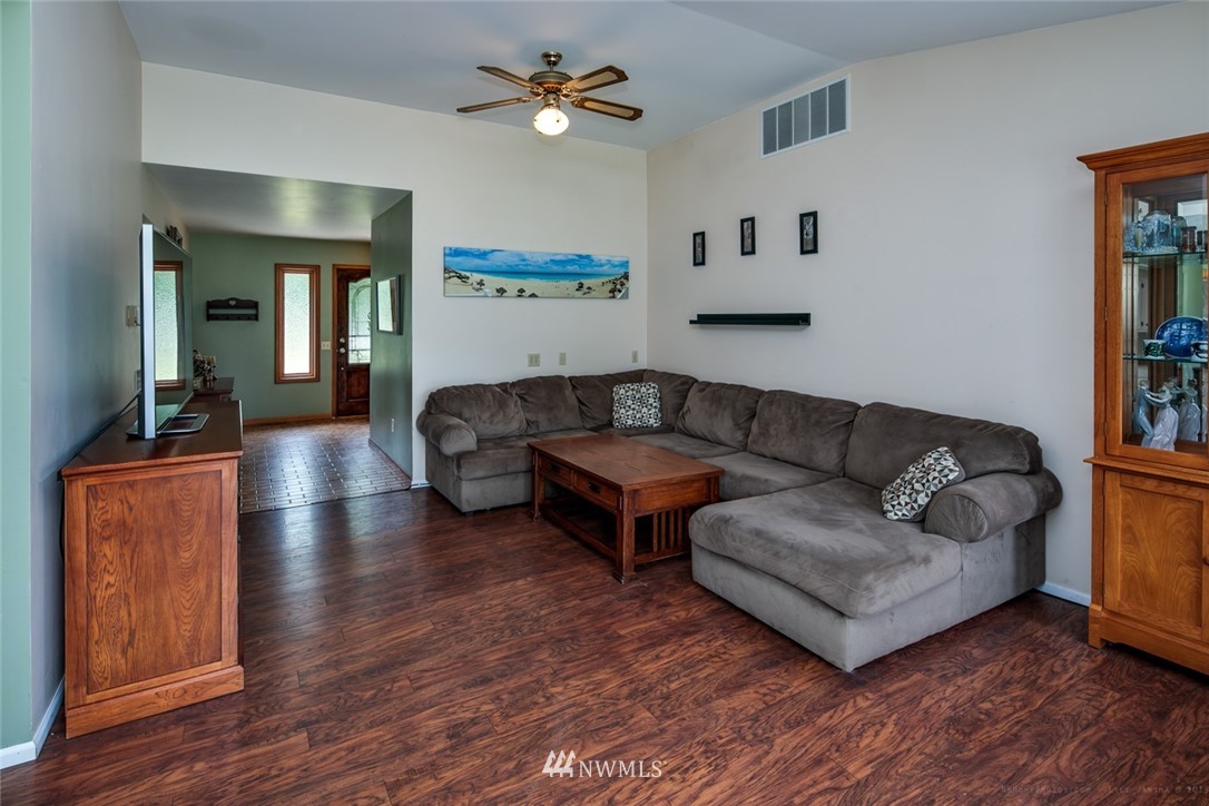 1208 Mission Road Everson, WA 98247 - Photo 4 of 25