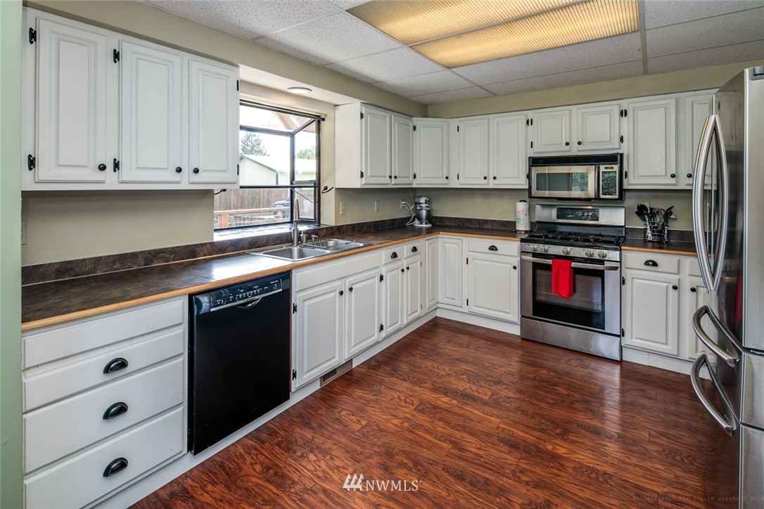 1208 Mission Road Everson, WA 98247 - Photo 6 of 25
