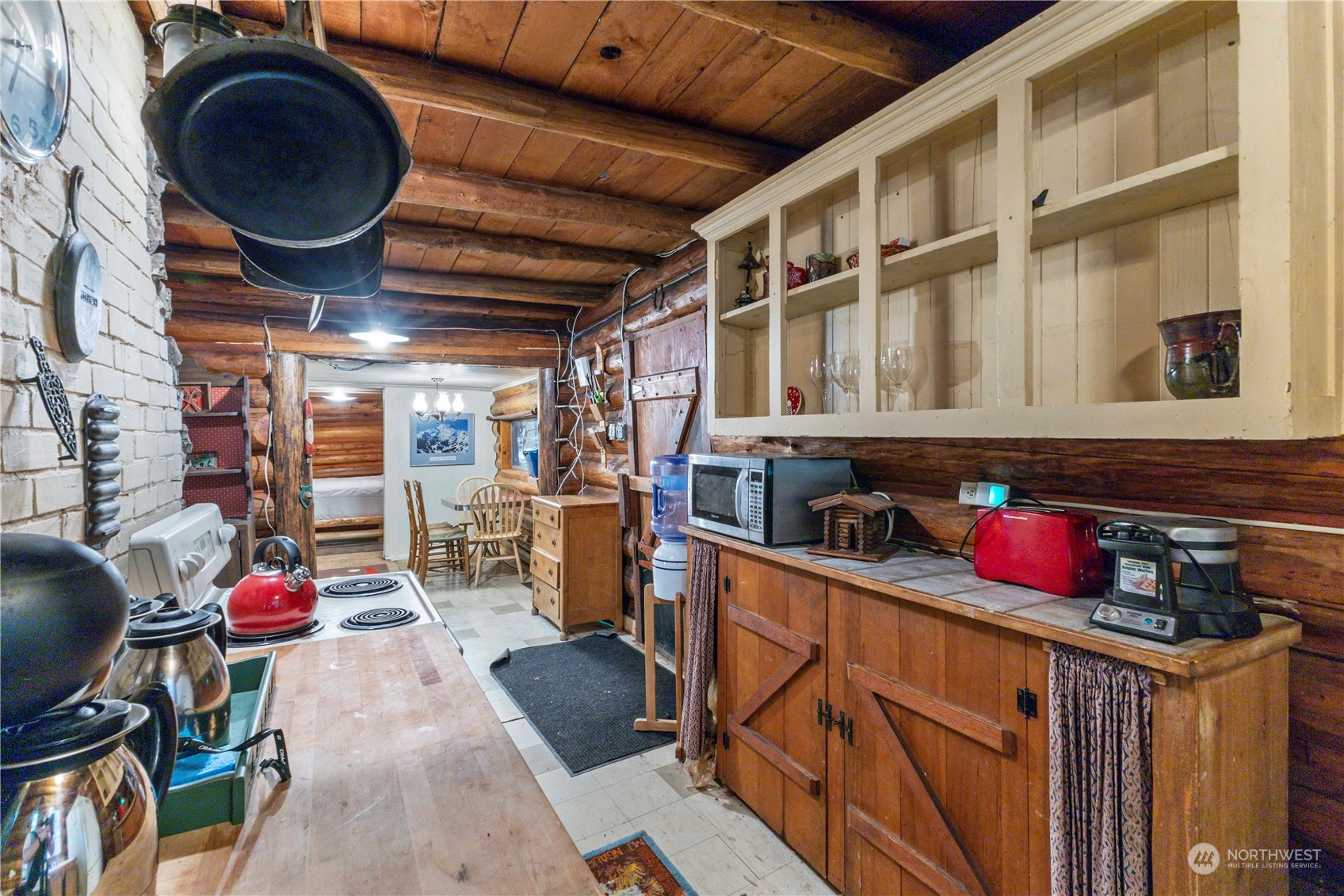 158 Usfs 7175 Road Enumclaw, WA 98022 - Photo 11 of 23 a storage room with washer and dryer