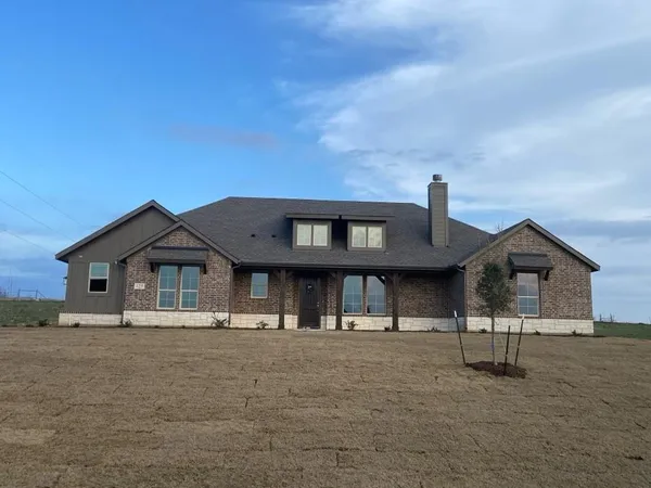 $439,900 | 125 Hillview Trail, Decatur, TX 76234