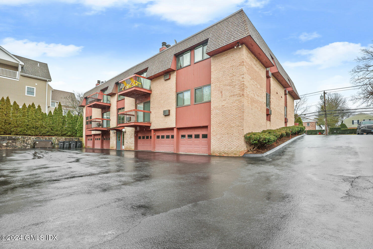 76 Maple Tree Avenue, Unit 3 Stamford, CT 06906 - Photo 30 of 33 76 Maple Tree Ave Unit 3-large-037-024-0