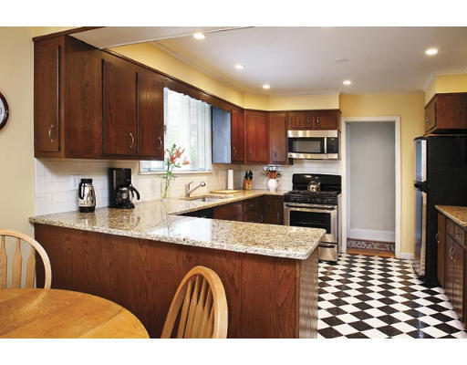 5 Rangeley Road Brookline, MA 02467 - Photo 3 of 5