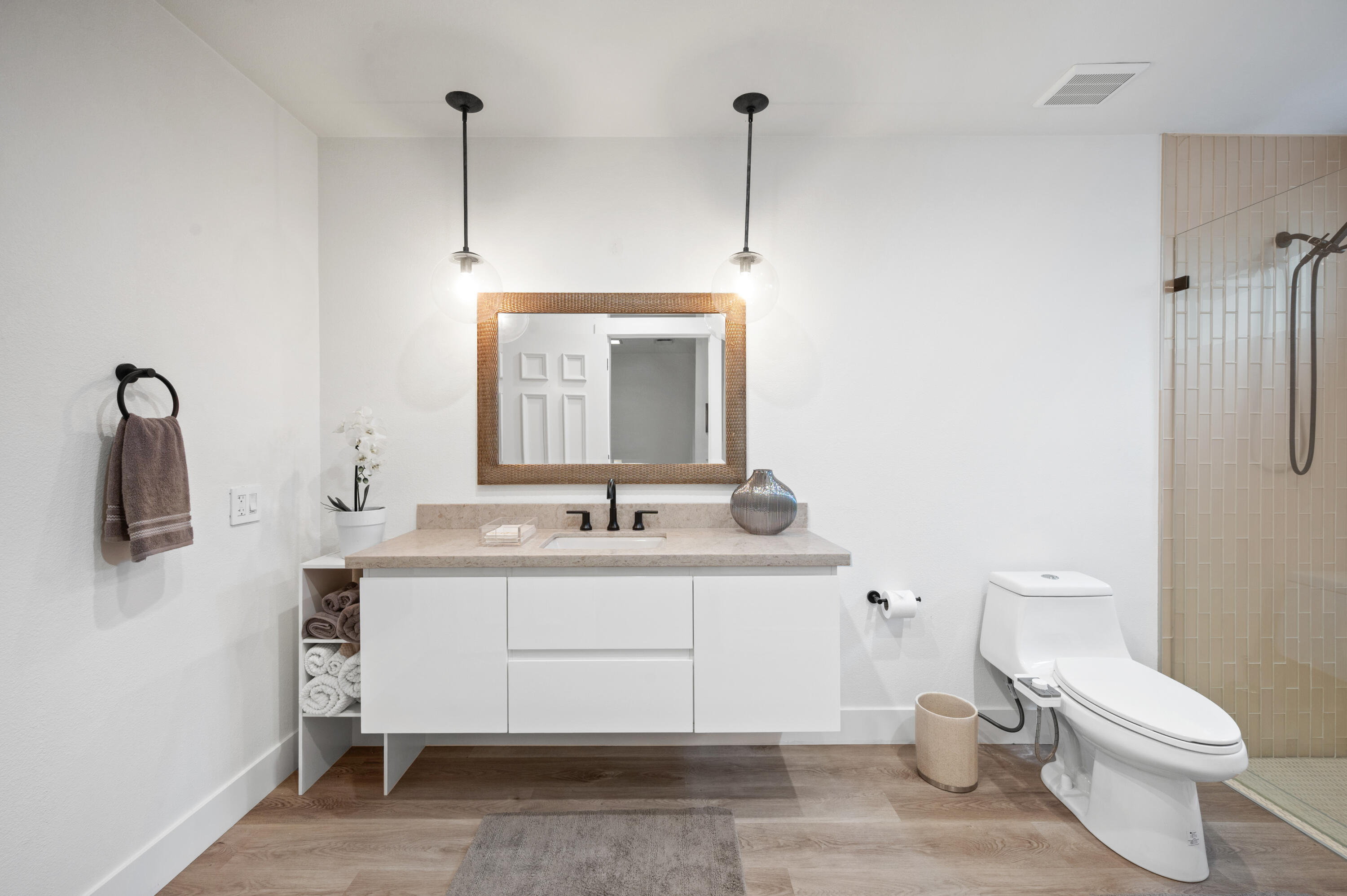 87 Magdalena Drive Rancho Mirage, CA 92270 - Photo 15 of 37 Bathroom 1