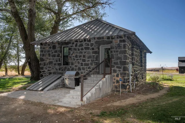 $1,500,000 | 836 Highway 26, Richfield, ID 83349