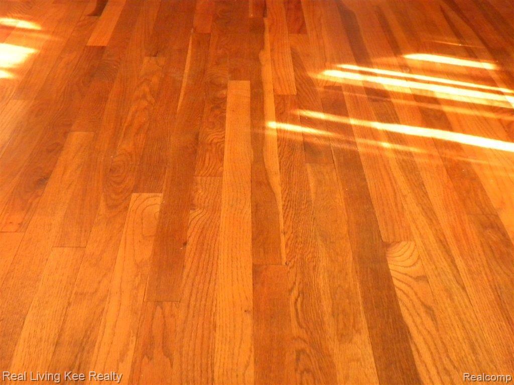 56 Texas Avenue Rochester, MI 48309 - Photo 7 of 24 Hardwood Floors