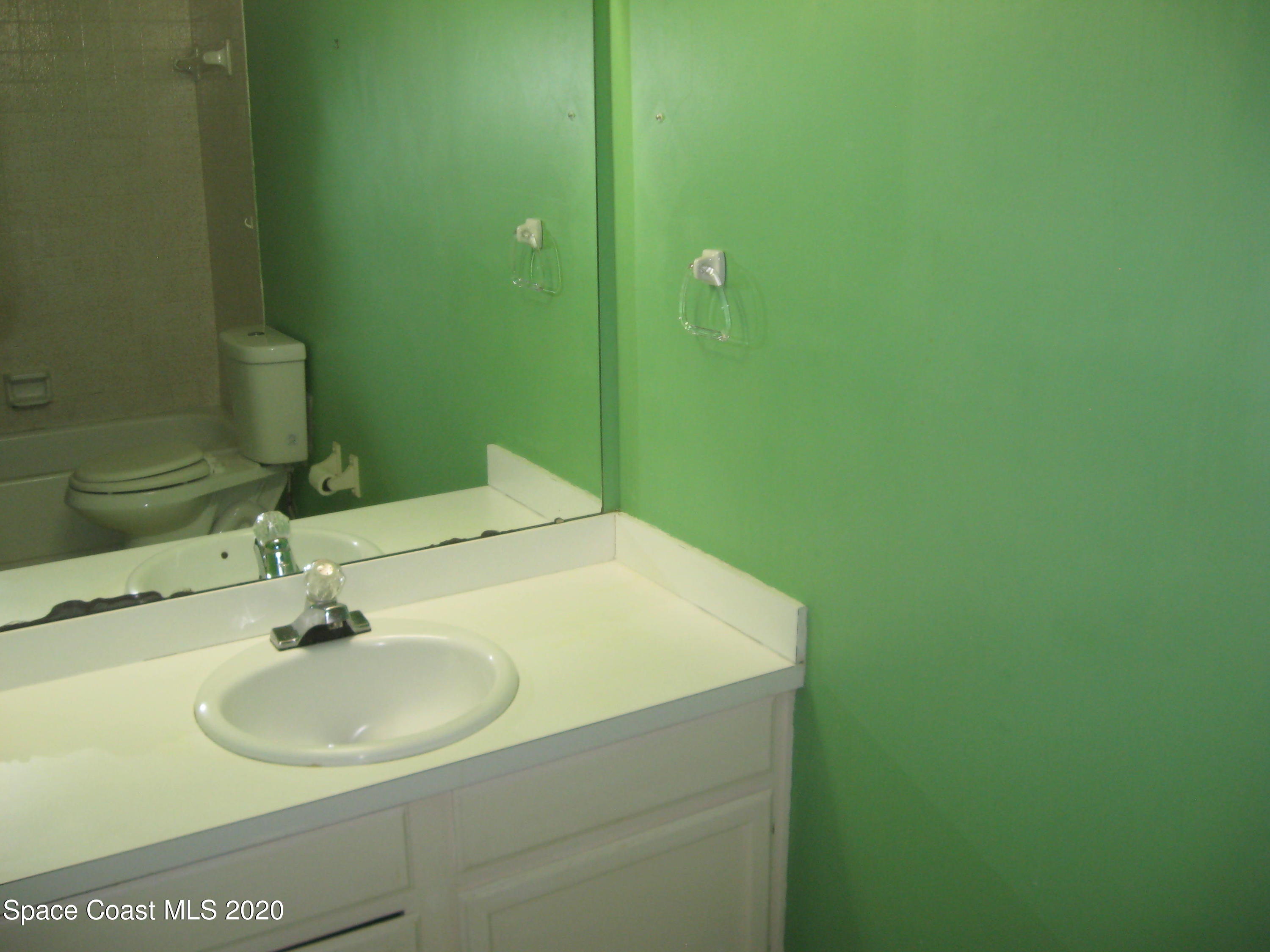 4795 Sisson Road Titusville, FL 32780 - Photo 16 of 27 Full Bathroom 1