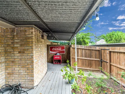 $325,000 | 1669 West Sam Houston Parkway South, Houston, TX 77042