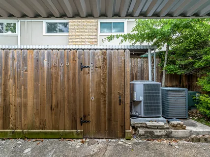 $325,000 | 1669 West Sam Houston Parkway South, Houston, TX 77042