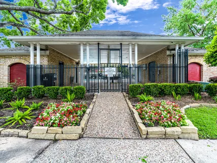 $325,000 | 1669 West Sam Houston Parkway South, Houston, TX 77042