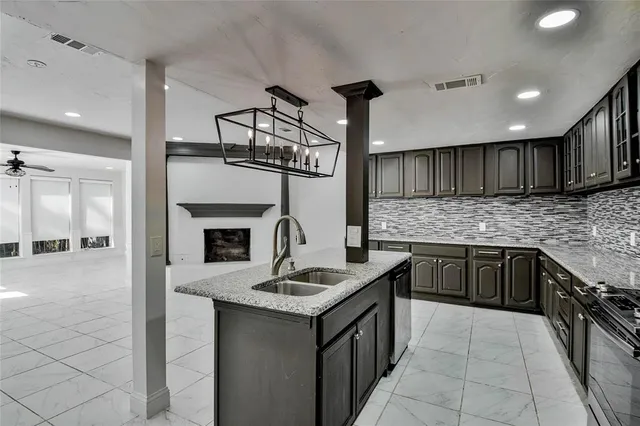 $429,900 | 1722 Northbrook Court, Arlington, TX 76012