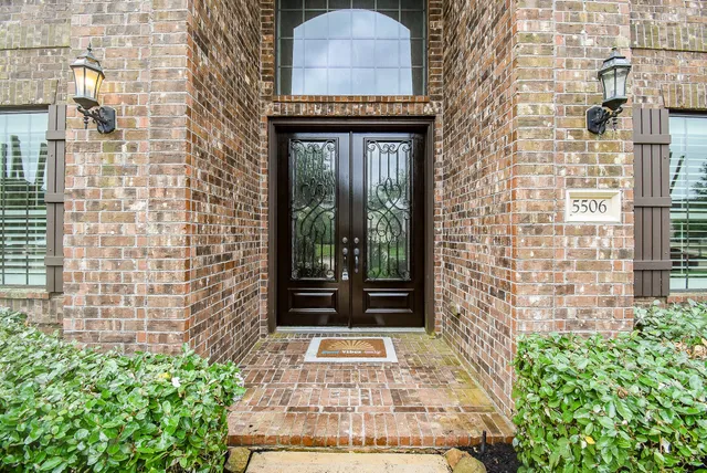 $936,800 | 5506 Lockwood Bend Lane, Sugar Land, TX 77479