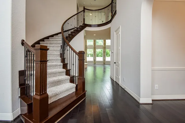 $936,800 | 5506 Lockwood Bend Lane, Sugar Land, TX 77479