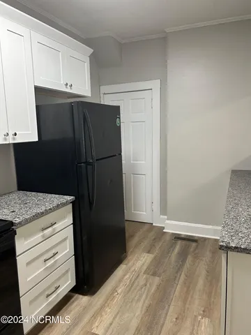 $1,800 | 240 West New Hampshire Avenue, Southern Pines, NC 28387