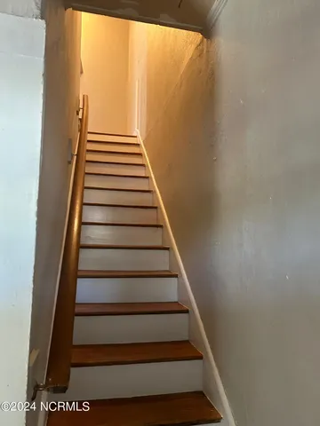 $1,800 | 240 West New Hampshire Avenue, Southern Pines, NC 28387