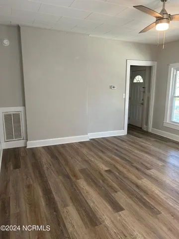 $1,800 | 240 West New Hampshire Avenue, Southern Pines, NC 28387