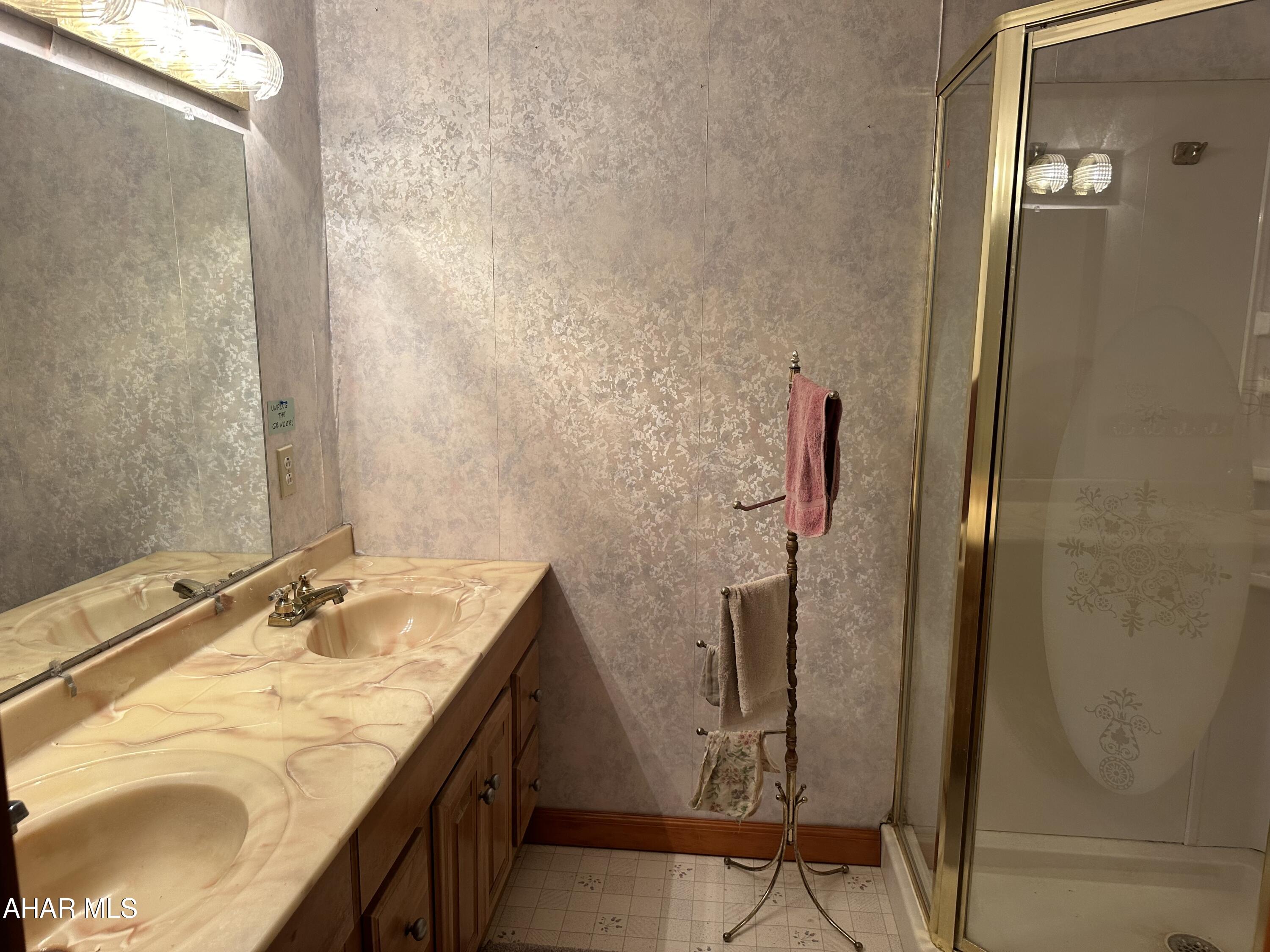 1562 West Loop Road Hollidaysburg, PA 16648 - Photo 9 of 30