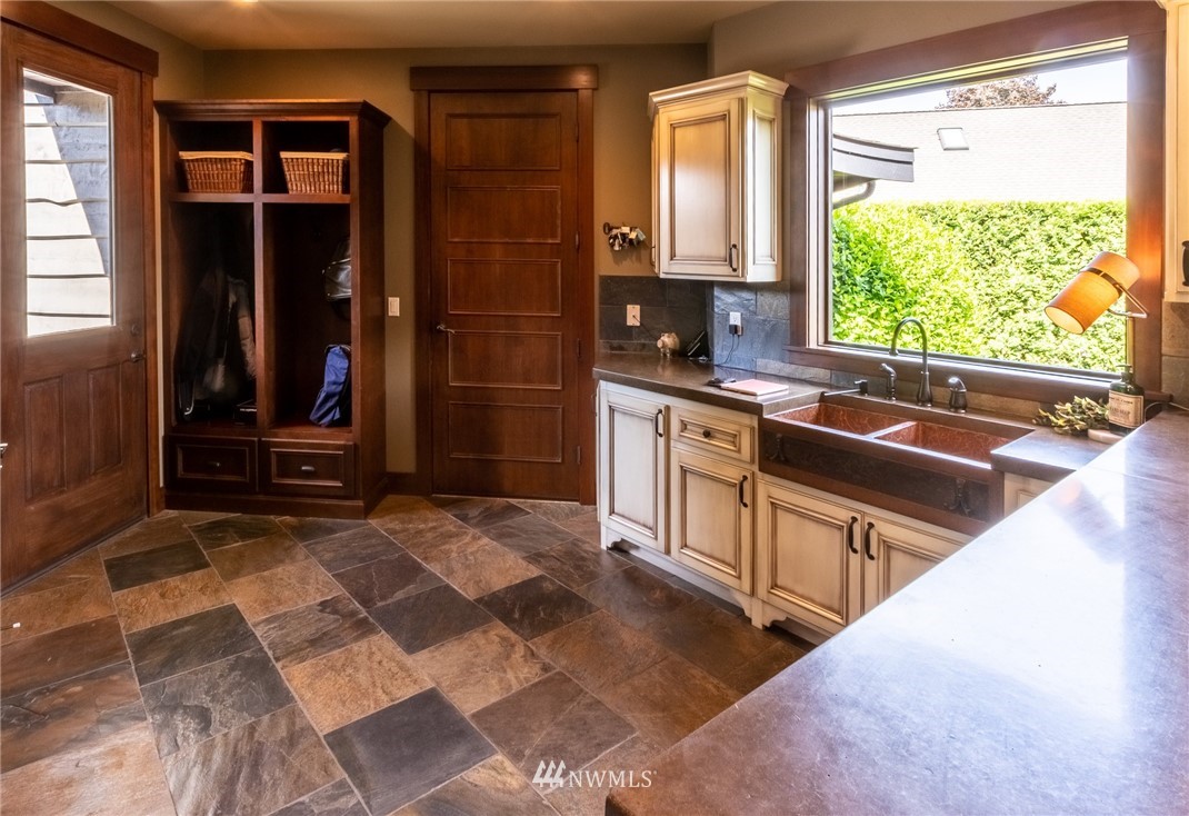 8347 Double Ditch Road Lynden, WA 98264 - Photo 10 of 25 Gallery Image 10