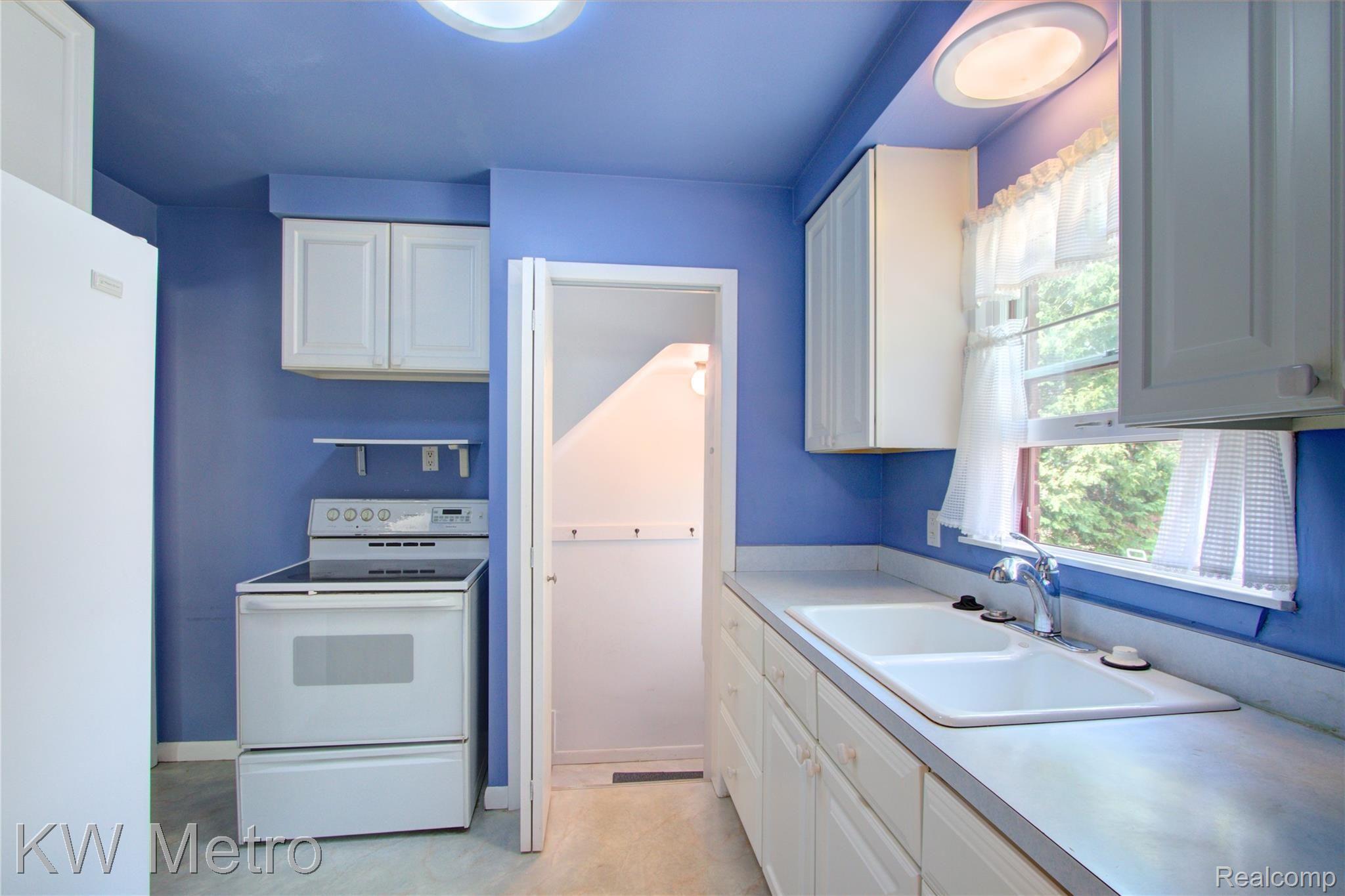 1659 Columbia Road Berkley, MI 48072 - Photo 8 of 33 1659 Columbia Rd. 8