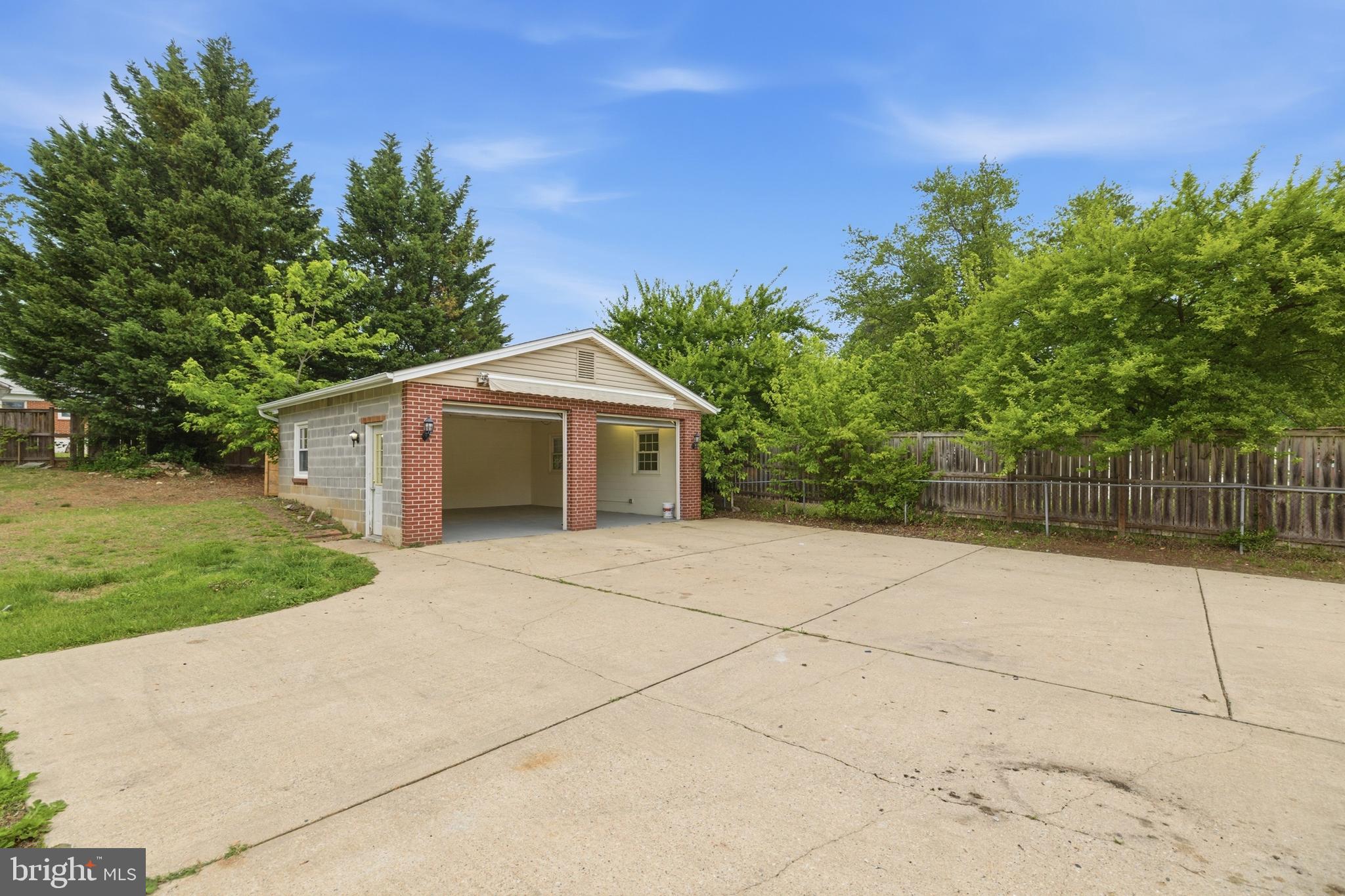 14033 Grayson Road Woodbridge, VA 22191 - Photo 23 of 33 Gallery Image 23