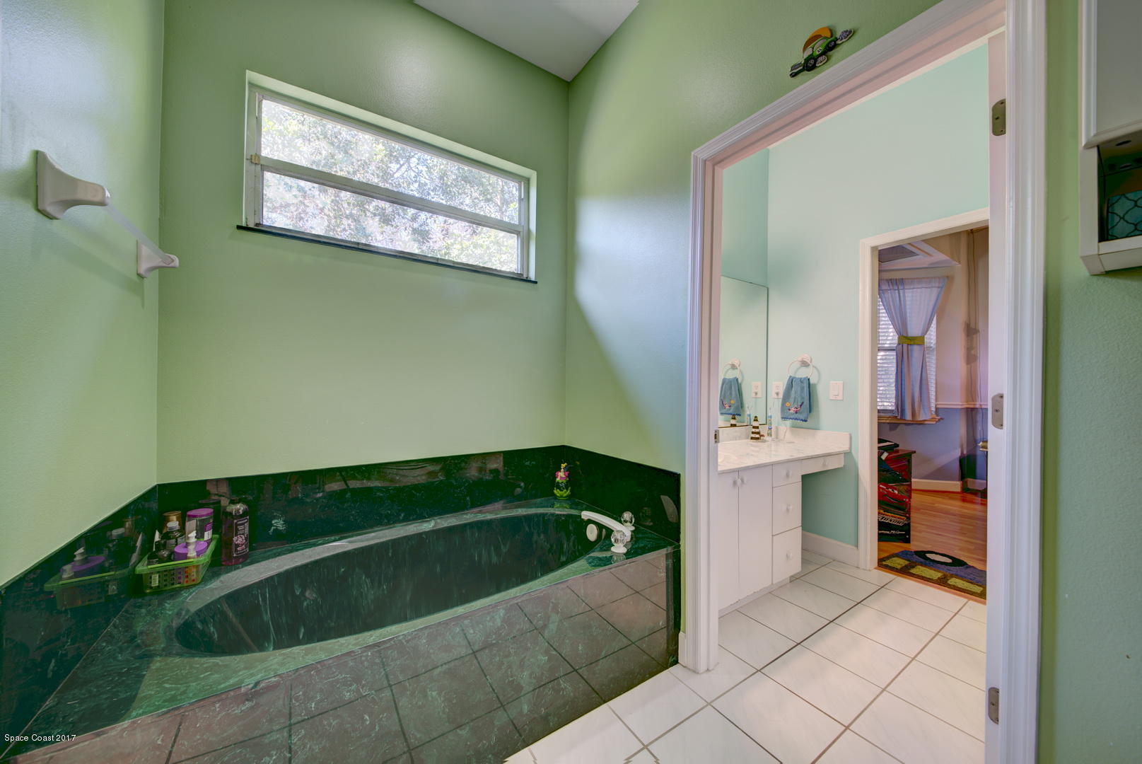 4055 Turtle Mound Road Melbourne, FL 32934 - Photo 43 of 80 Bathroom 2