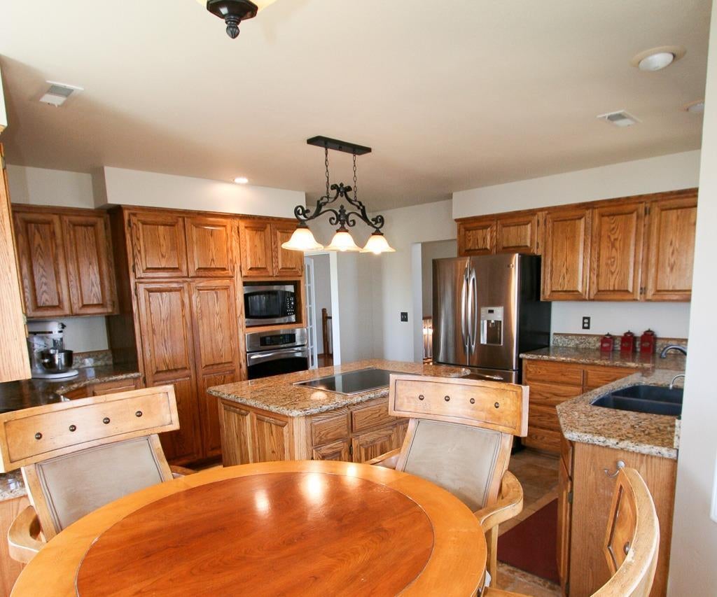 1115 Riverside Drive Klamath Falls, OR 97601 - Photo 8 of 35 Additional Photo