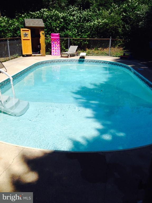 1852 Turnpike Road Elizabethtown, PA 17022 - Photo 25 of 29 Gallery Image 25