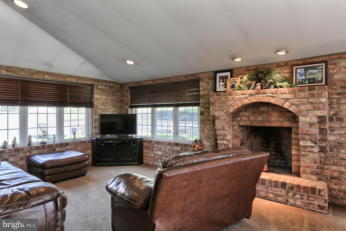1852 Turnpike Road Elizabethtown, PA 17022 - Photo 5 of 29 Gallery Image 5