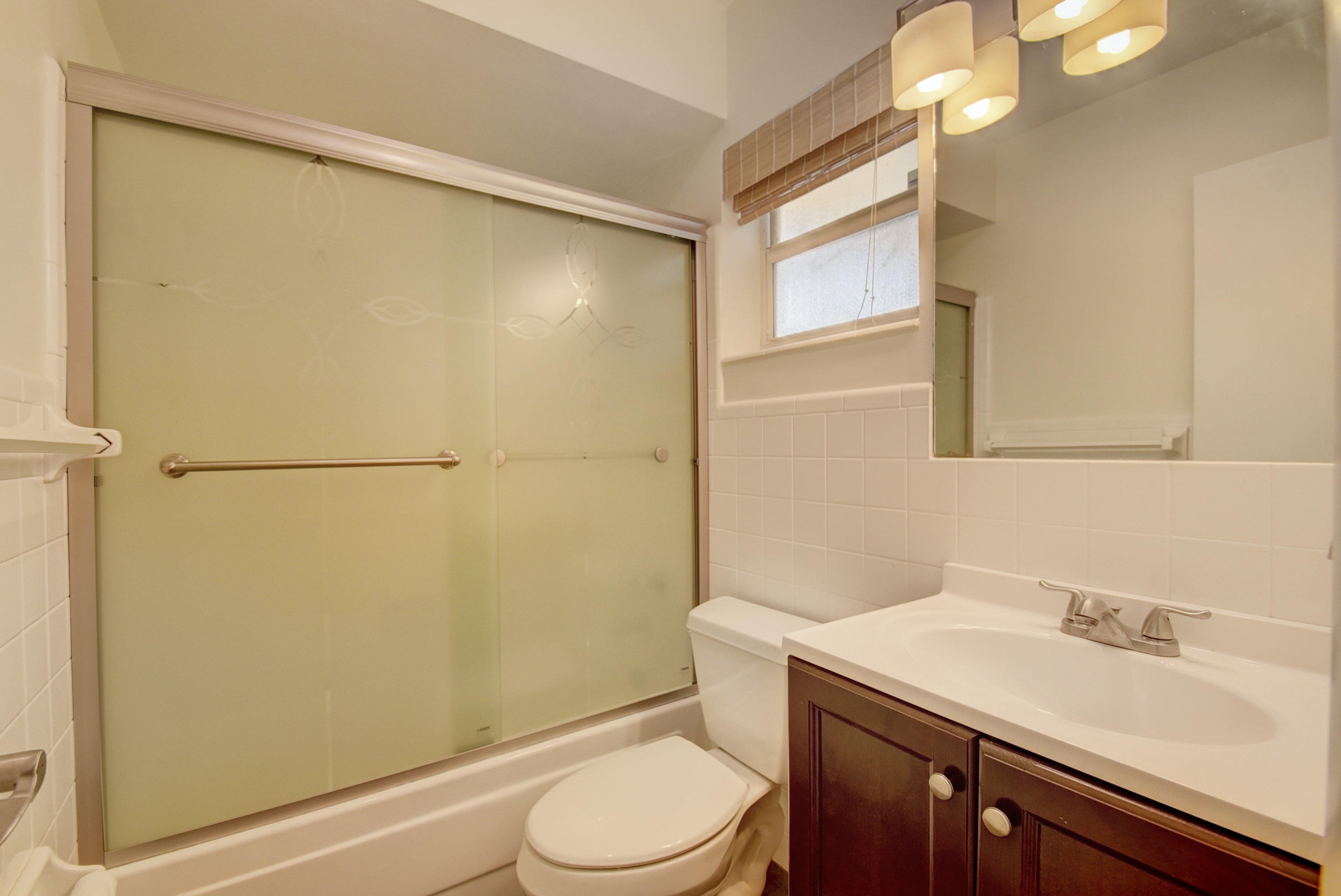 869 Periwinkle Street Boca Raton, FL 33486 - Photo 20 of 31 Bath