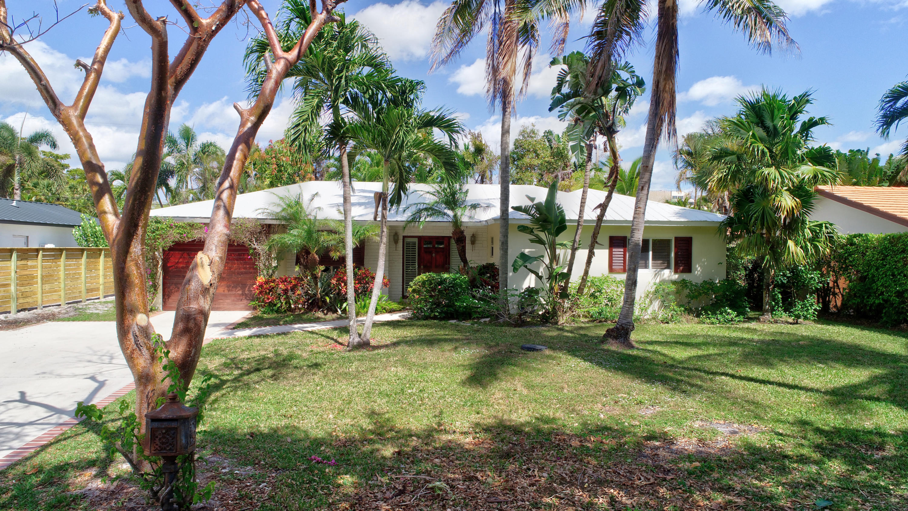 869 Periwinkle Street Boca Raton, FL 33486 - Photo 26 of 31 Front
