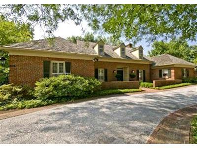 2747 Walsh Road Cincinnati, OH 45208 - Photo 1 of 1 Gallery Image 1