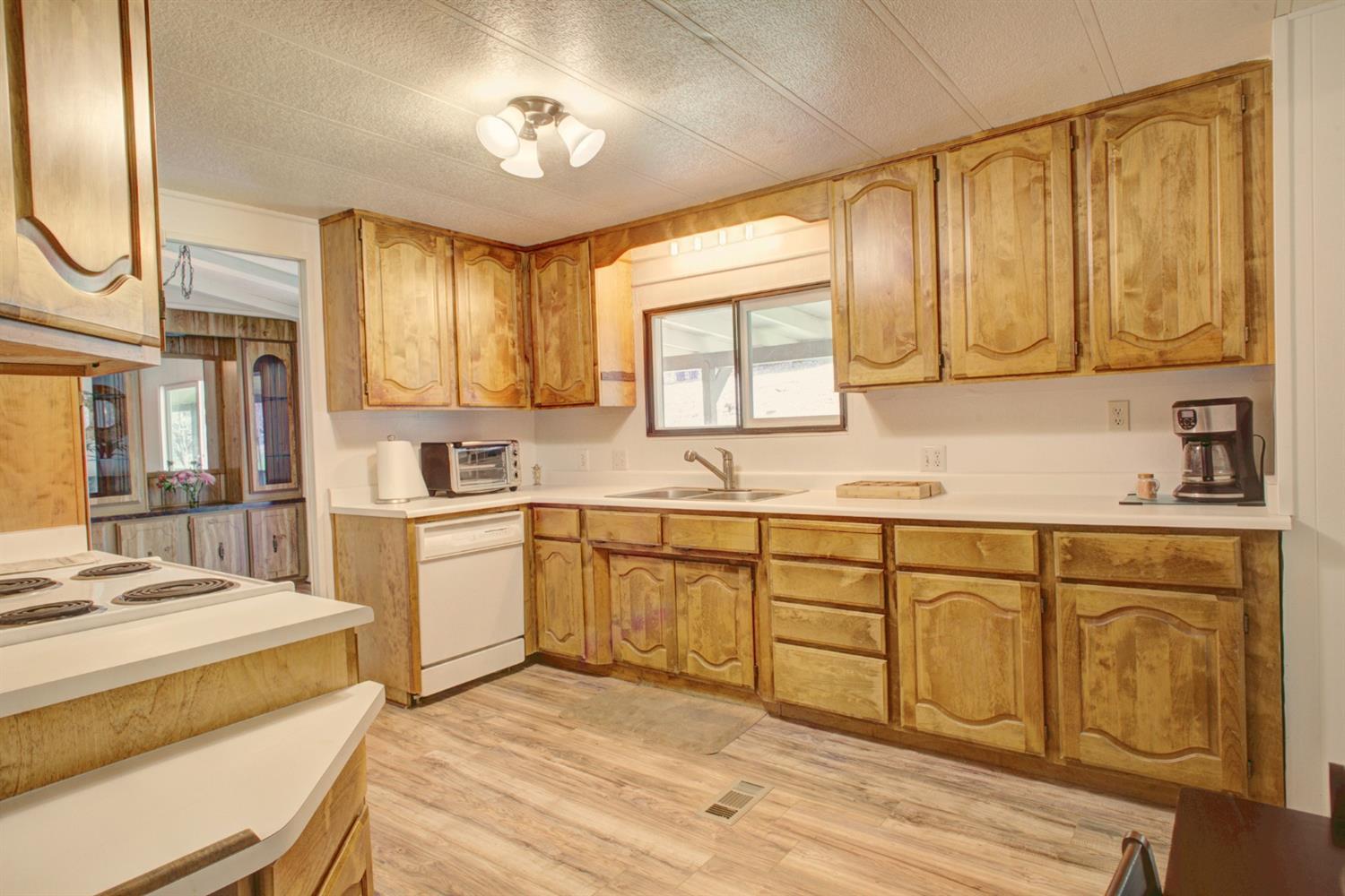2751 Russell Road Grants Pass, OR 97526 - Photo 9 of 35 Additional Photo