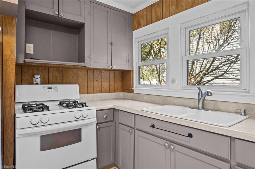 206 Oakview Road High Point, NC 27265 - Photo 12 of 15