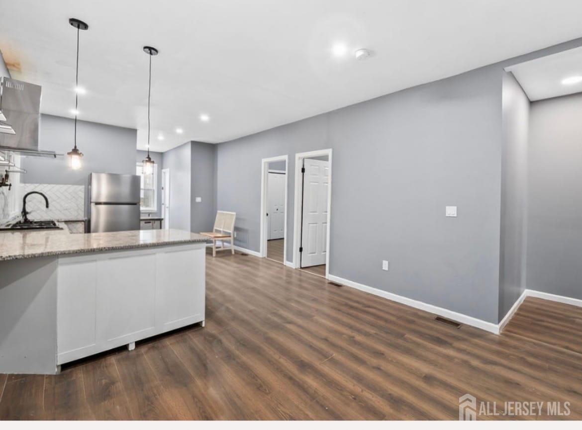 487 South 17th Street Newark, NJ 07103 - Photo 2 of 17