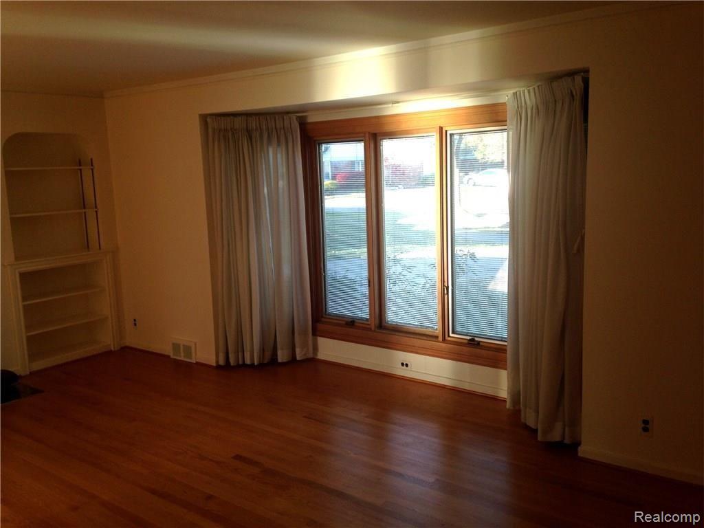 419 Lexington Road Grosse Pointe, MI 48236 - Photo 20 of 37 IMG_0836.JPG