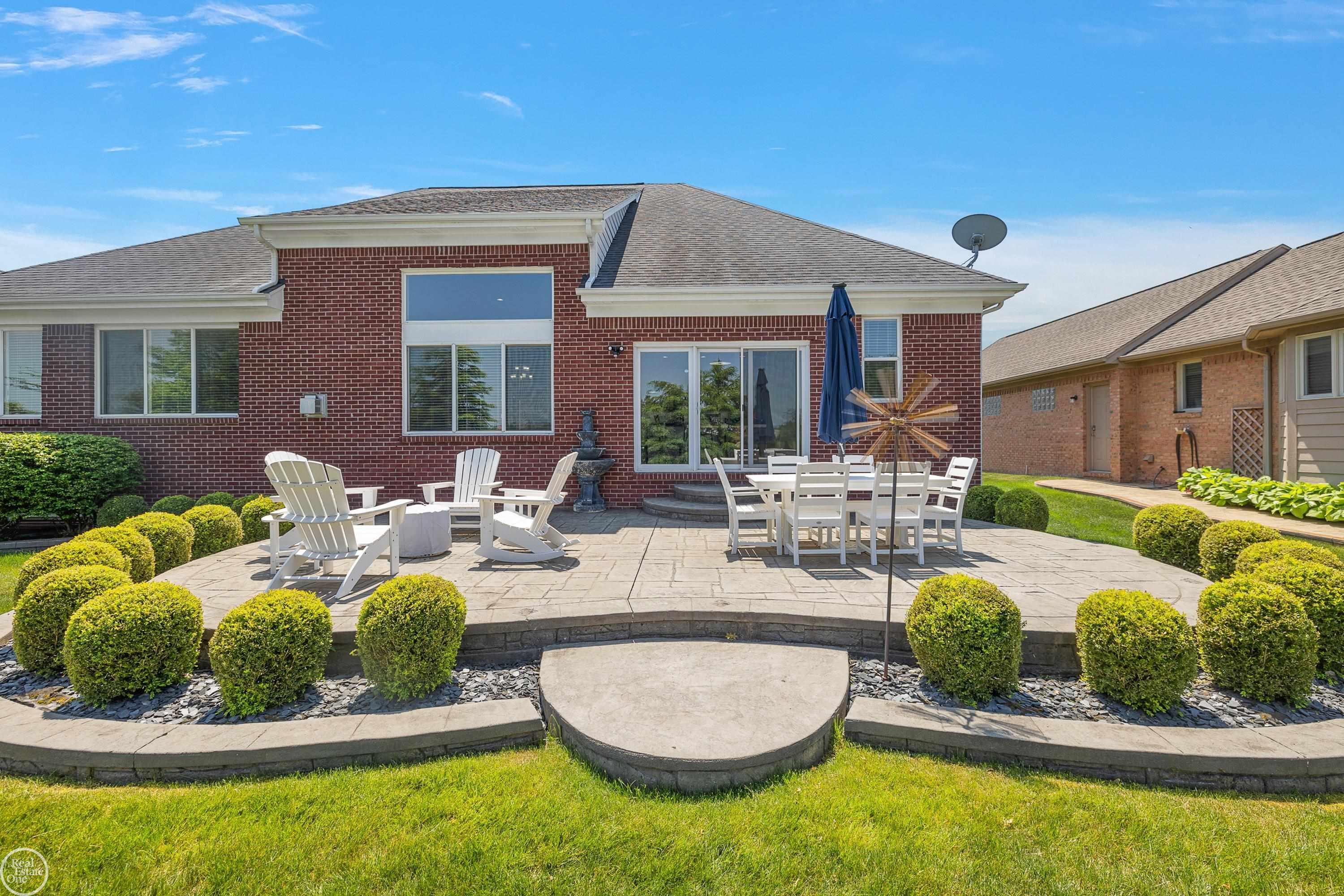 16389 Moore Park Road Macomb, MI 48044 - Photo 11 of 57 50110602-10.JPG