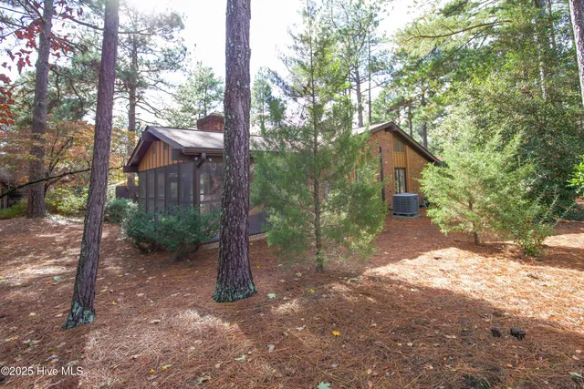 $300,000 | 414 Teakwood Lane, Southern Pines, NC 28387