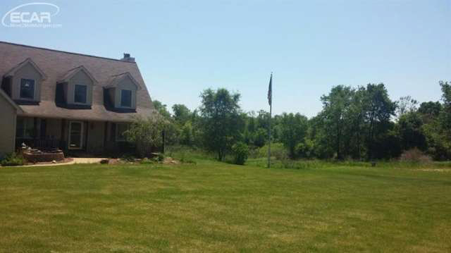 8100 Runyan Lake Road Fenton, MI 48430 - Photo 3 of 20 20441070-2.JPG