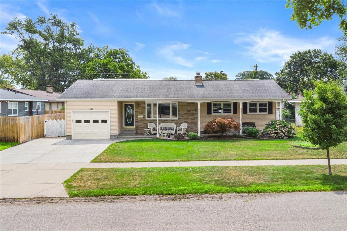 1407 Haverhill Road Muskegon, MI 49441 - Photo 1 of 30 01-DJI_0632