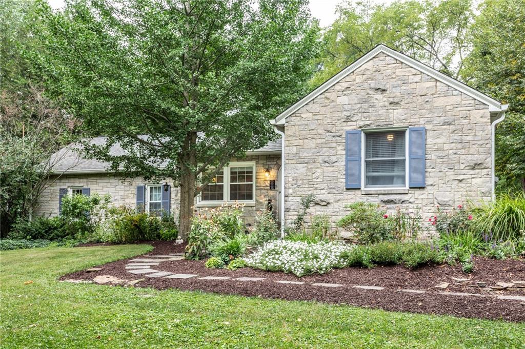 7920 Evanston Road Indianapolis, IN 46240 - Photo 3 of 43 Gallery Image 3