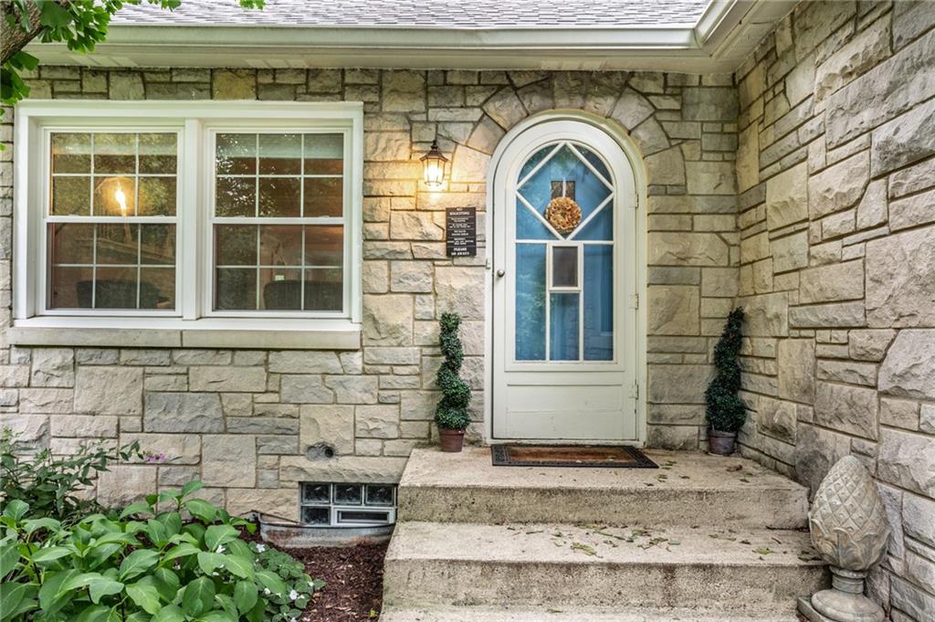 7920 Evanston Road Indianapolis, IN 46240 - Photo 4 of 43 Gallery Image 4