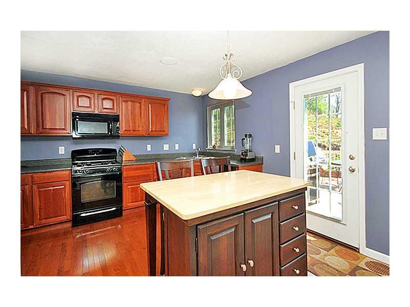 240 Maple Ridge Drive Canonsburg, PA 15317 - Photo 8 of 18 Kitchen.