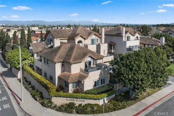 $3,000,000 | 5021 Waverider Circle, Huntington Beach, CA 92649